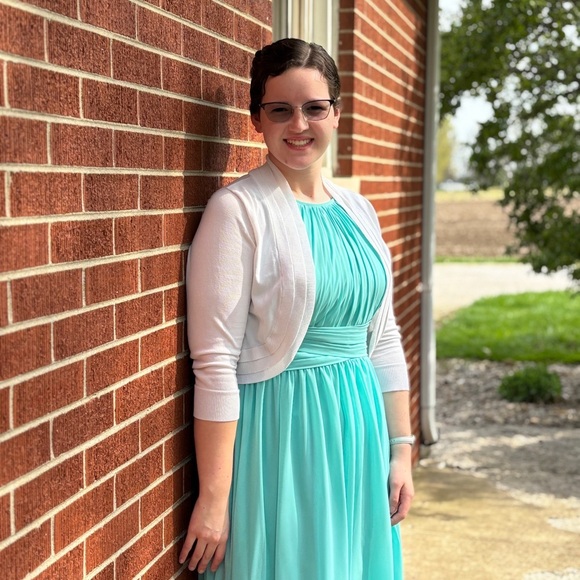 Meet your Posher, Faith - Picture 1 of 16